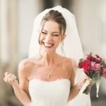 Strahlendes und selbstbewusstes Lächeln auf der Hochzeit mit der richtigen Vorbereitung